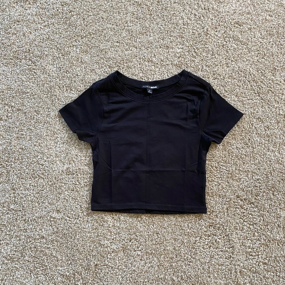 Fashion Nova Robin Crop Top - Picture 3 of 3